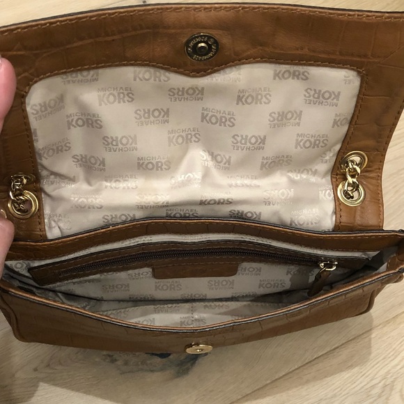 Michael Kors Tan Purse w/ Gold Chain - Picture 6 of 8